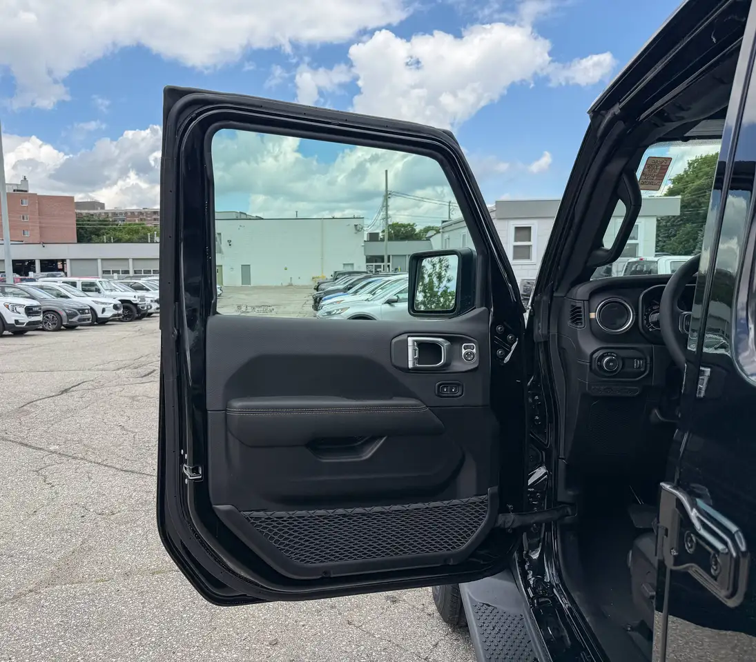 Jeep Wrangler photo Jeep Wrangler