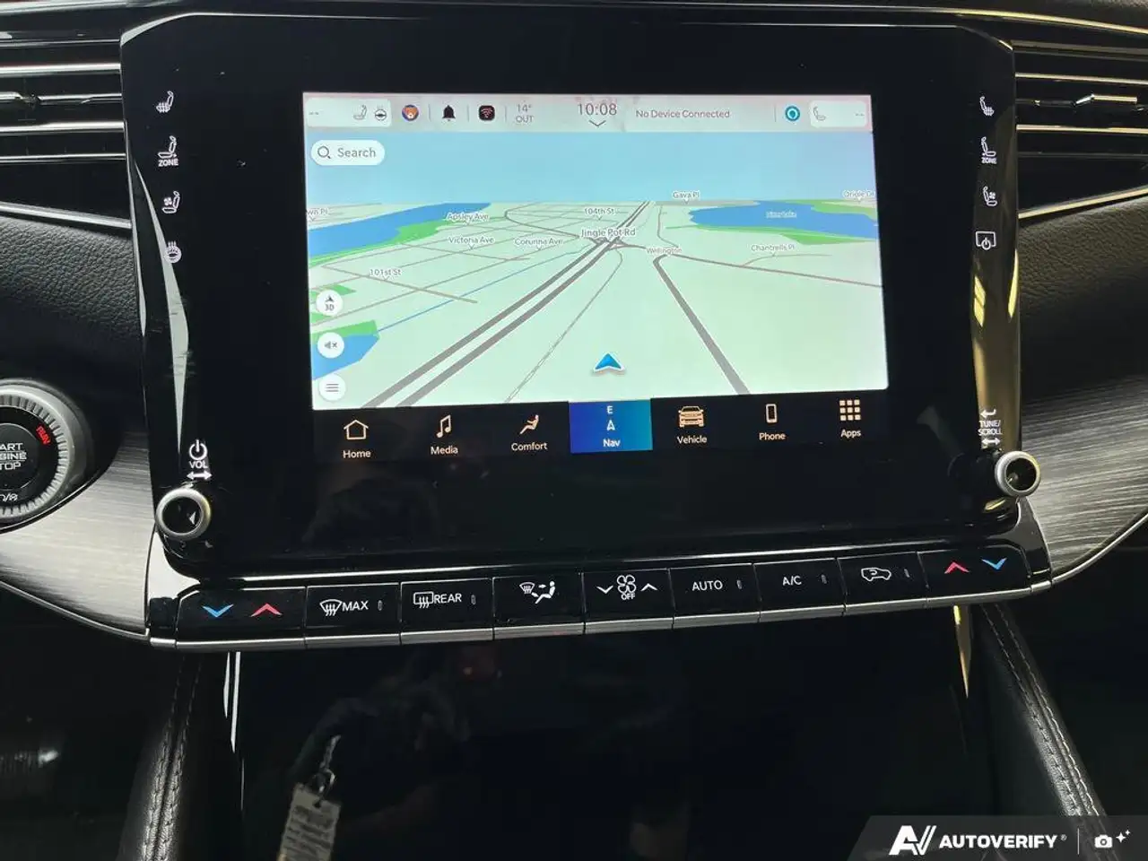 Jeep Wagoneer снимка Jeep Wagoneer