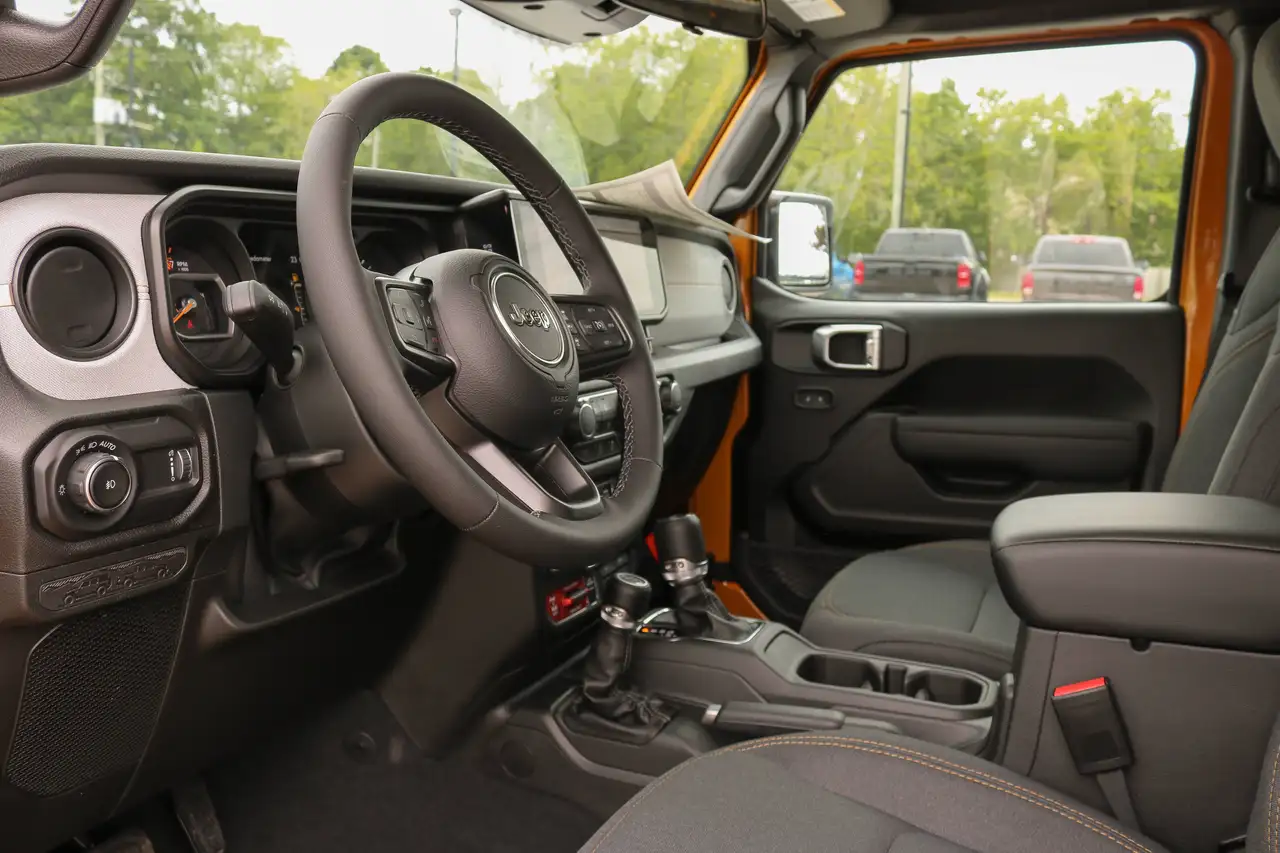 Jeep Wrangler снимка Jeep Wrangler