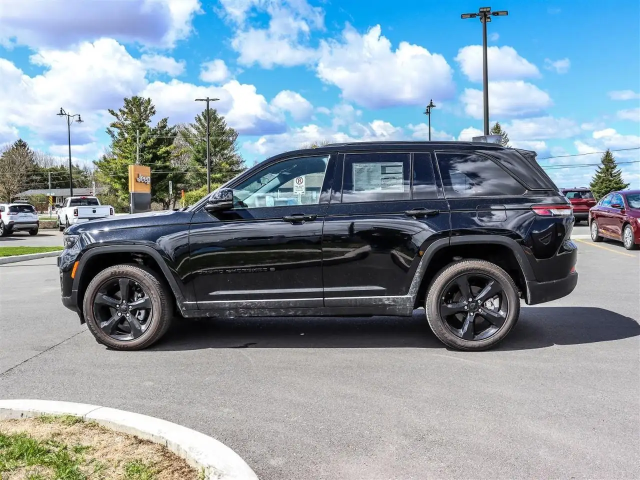 Jeep Grand Cherokee снимка Jeep Grand Cherokee