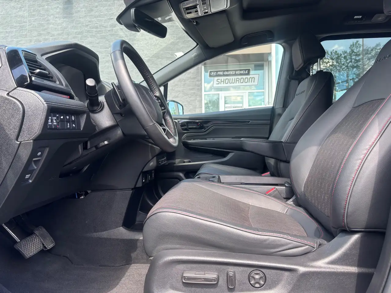 Honda Odyssey снимка Honda Odyssey