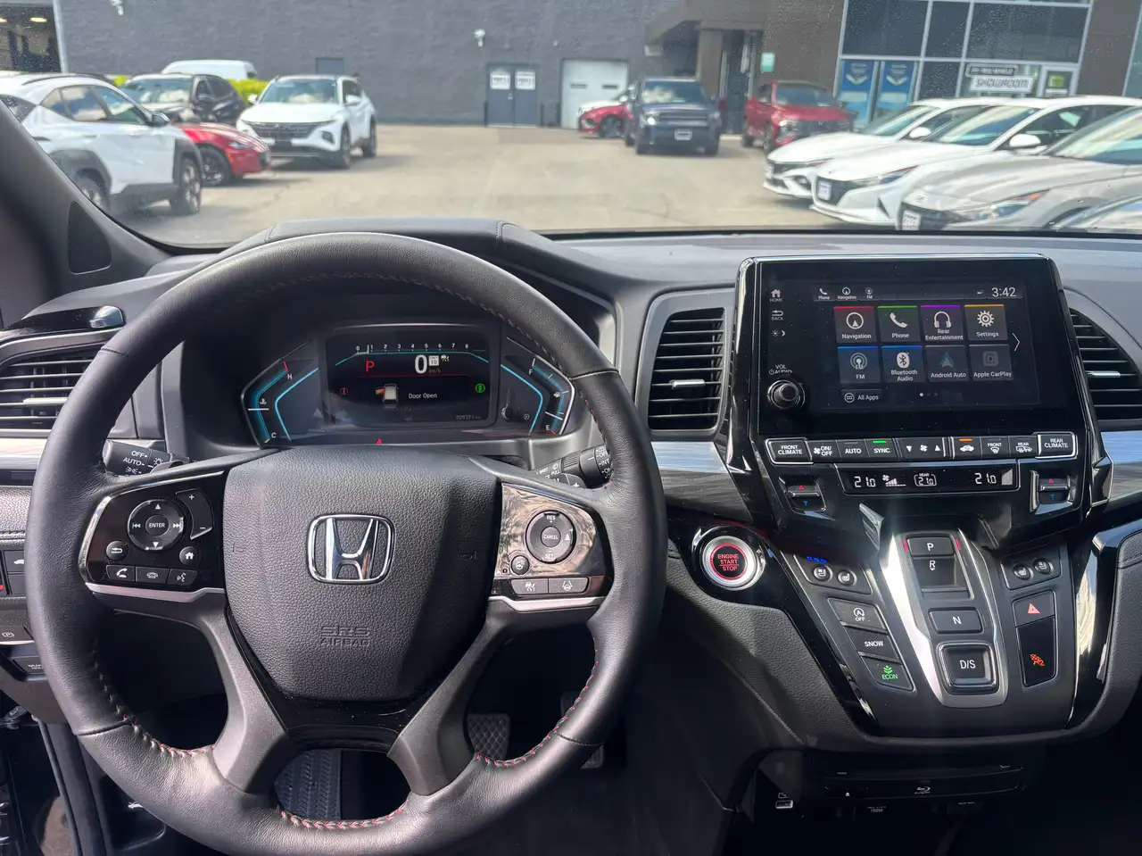 Honda Odyssey снимка Honda Odyssey