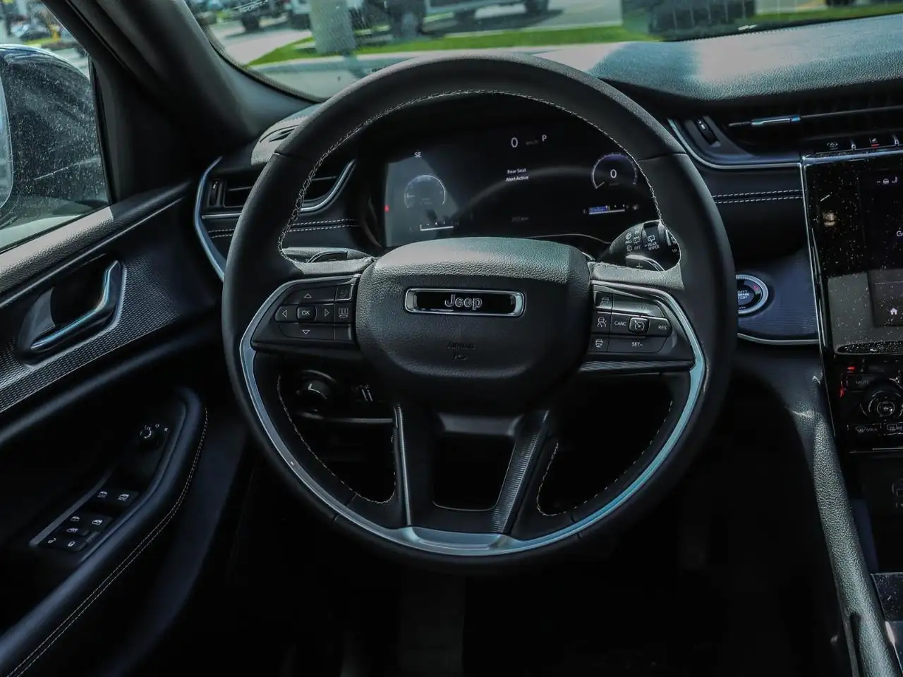 Jeep Grand Cherokee снимка Jeep Grand Cherokee