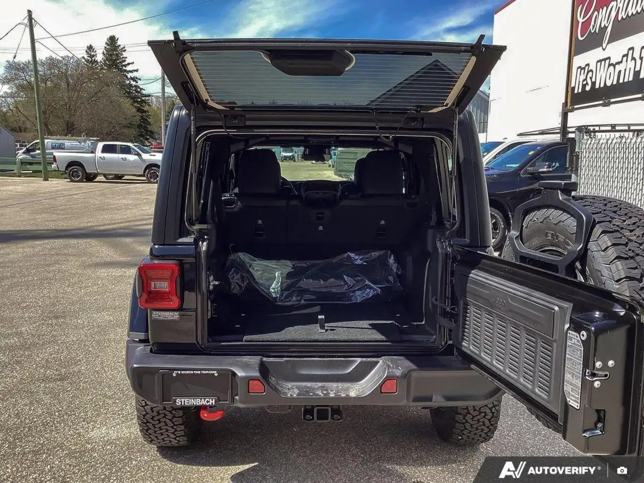 Jeep Wrangler photo Jeep Wrangler