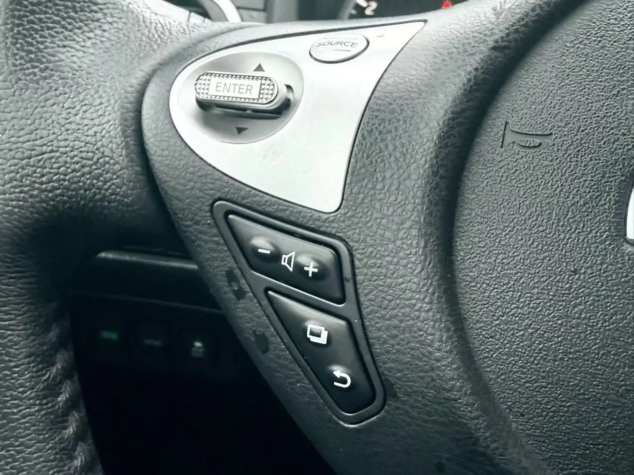 Nissan Sentra fotografie Nissan Sentra