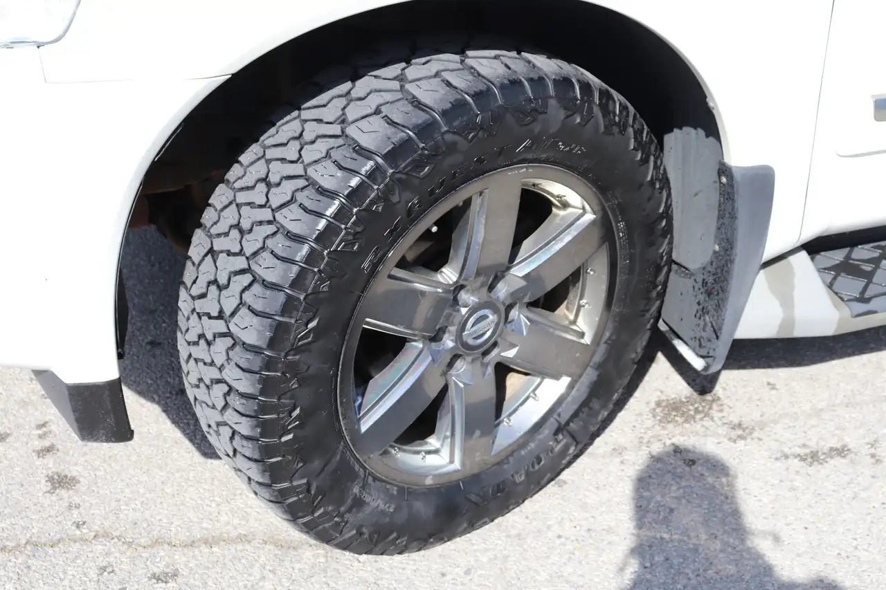 Nissan Armada снимка Nissan Armada