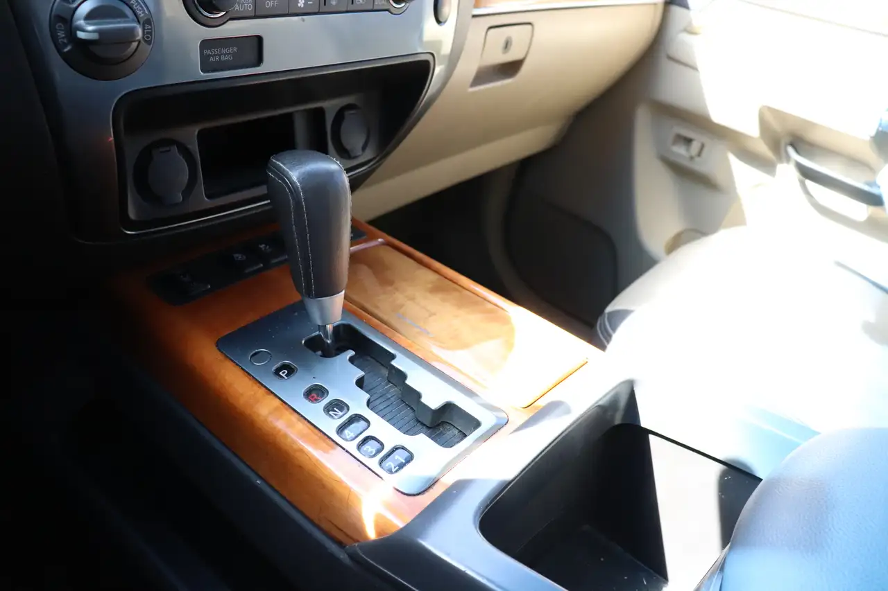 Nissan Armada снимка Nissan Armada