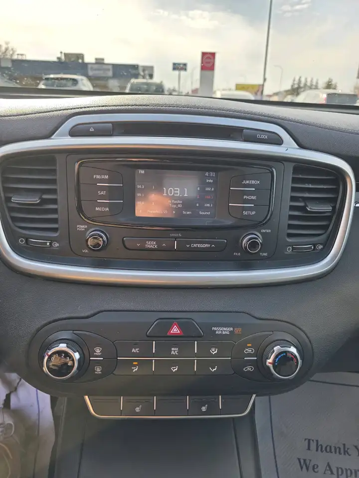 Kia Sorento photo Kia Sorento