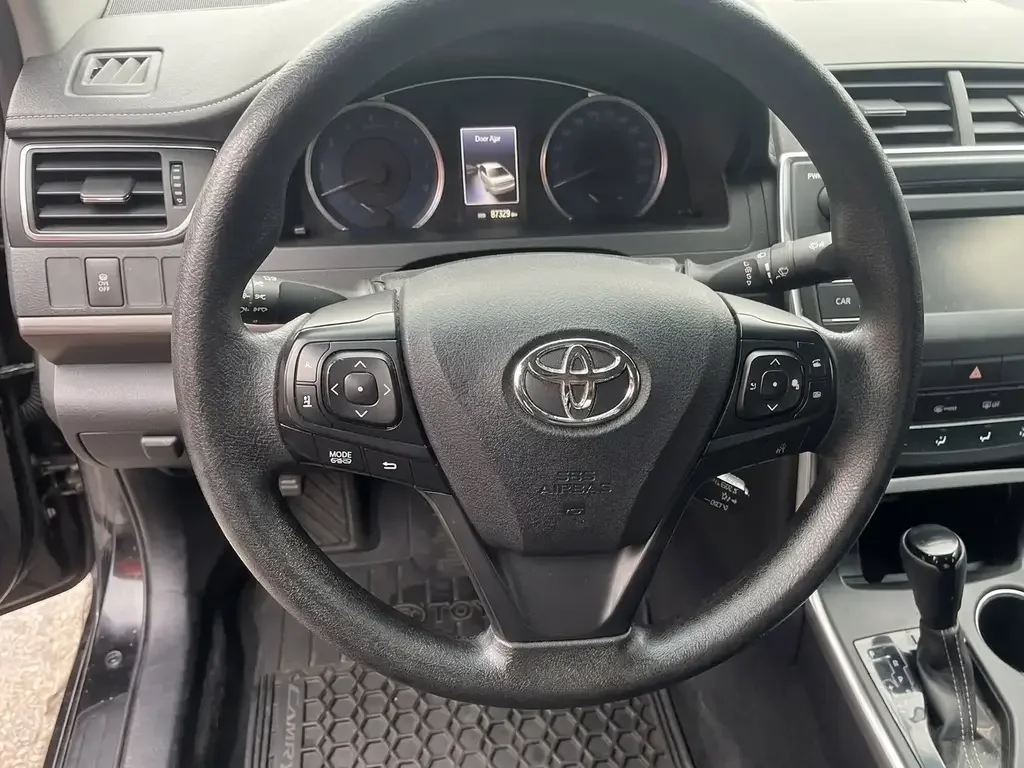Toyota Camry снимка Toyota Camry