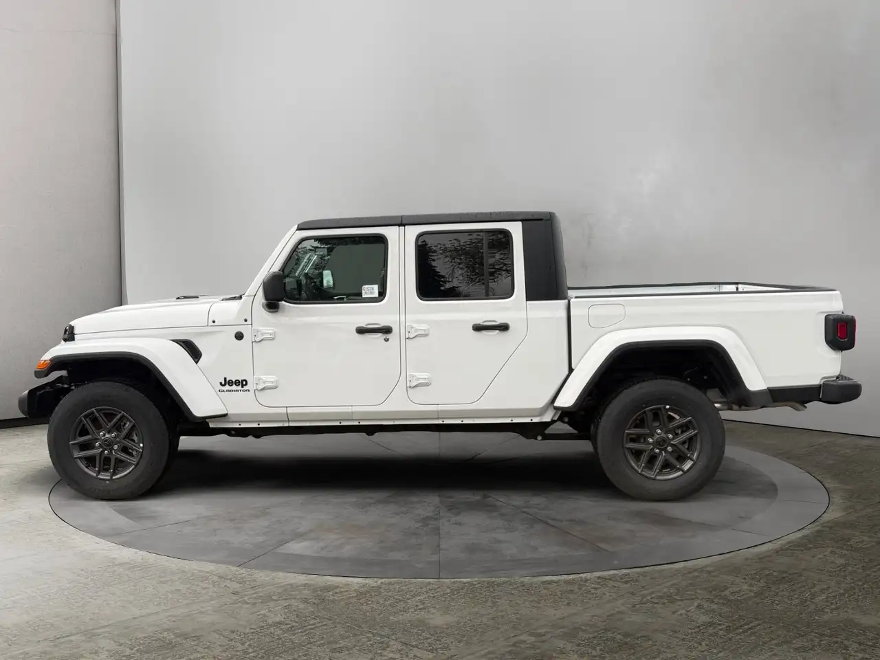 Jeep Gladiator photo Jeep Gladiator