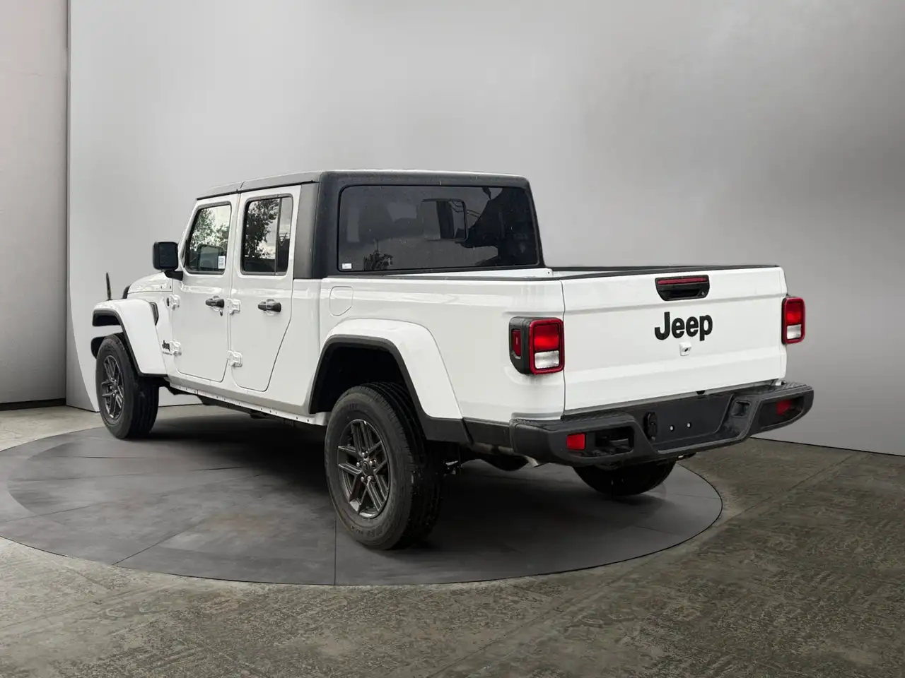 Jeep Gladiator photo Jeep Gladiator