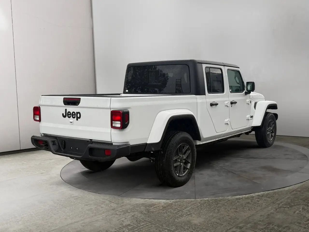 Jeep Gladiator photo Jeep Gladiator