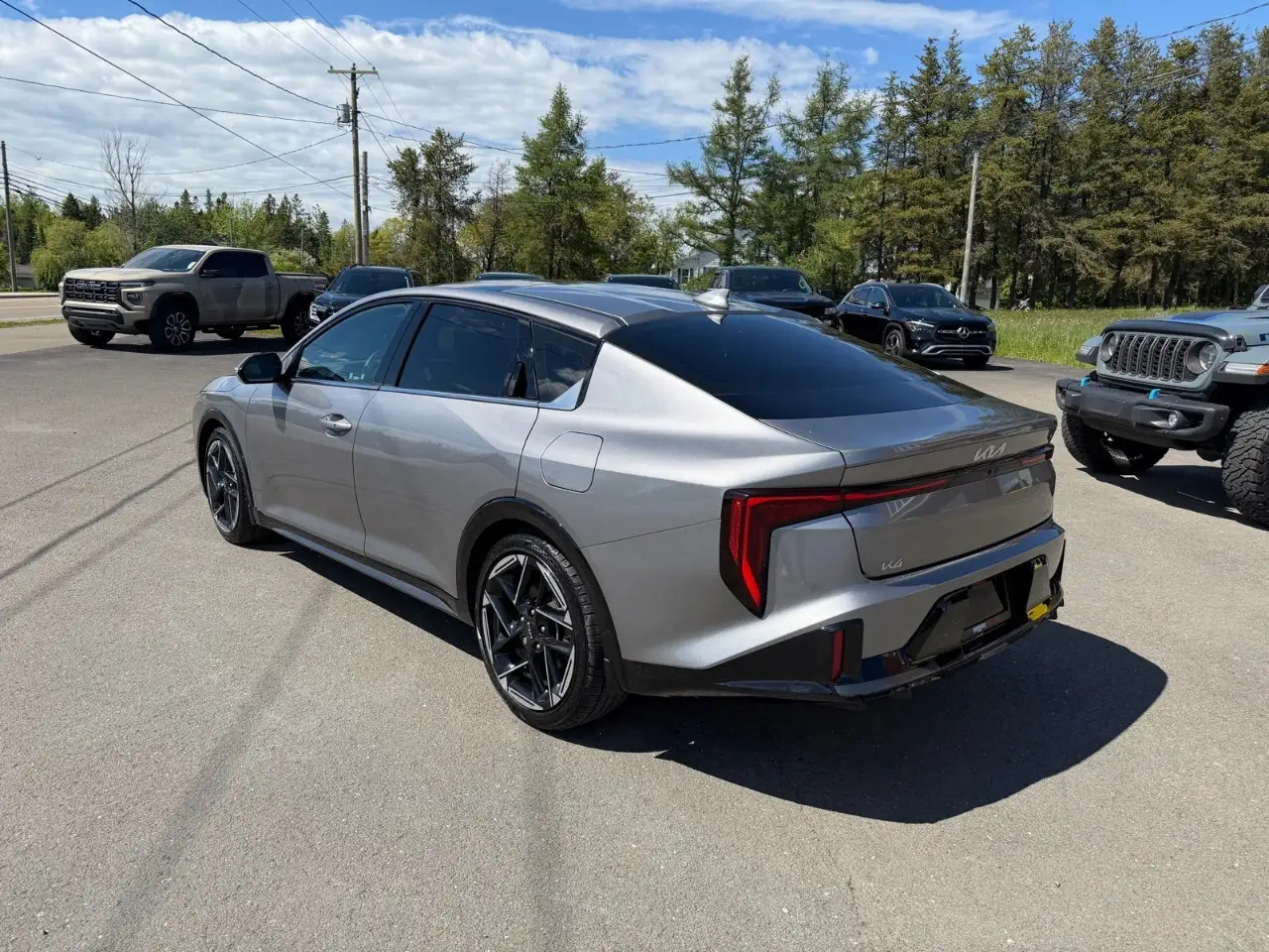 Kia K4 снимка Kia K4