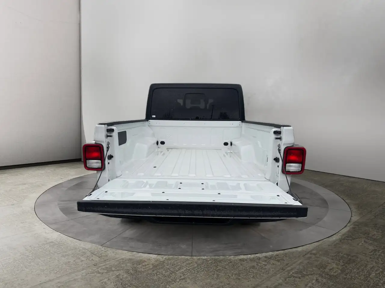 Jeep Gladiator photo Jeep Gladiator