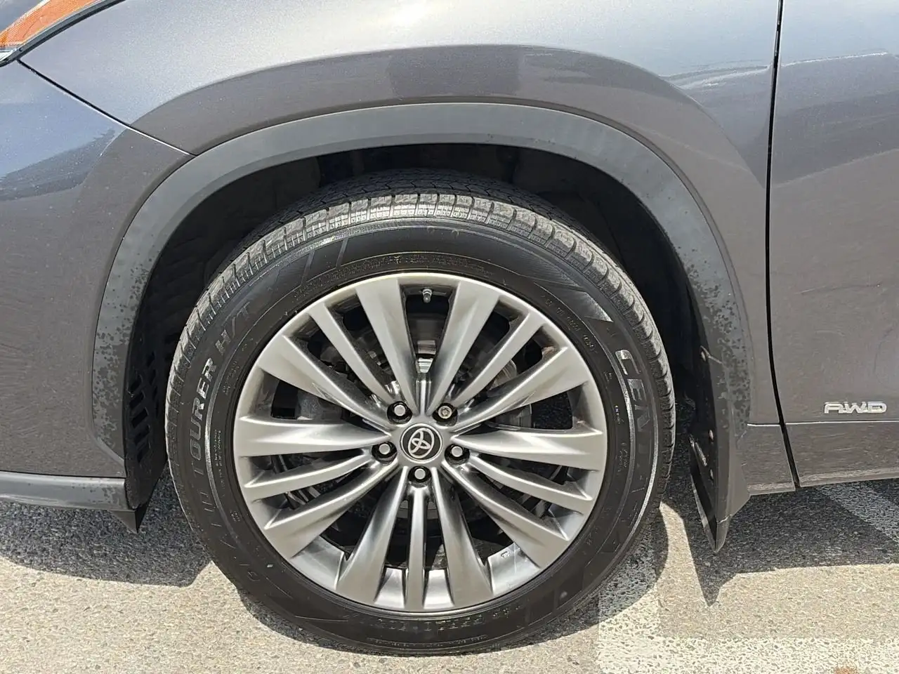 Toyota Highlander снимка Toyota Highlander