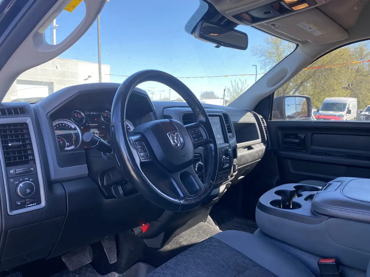 RAM 1500 снимка RAM 1500