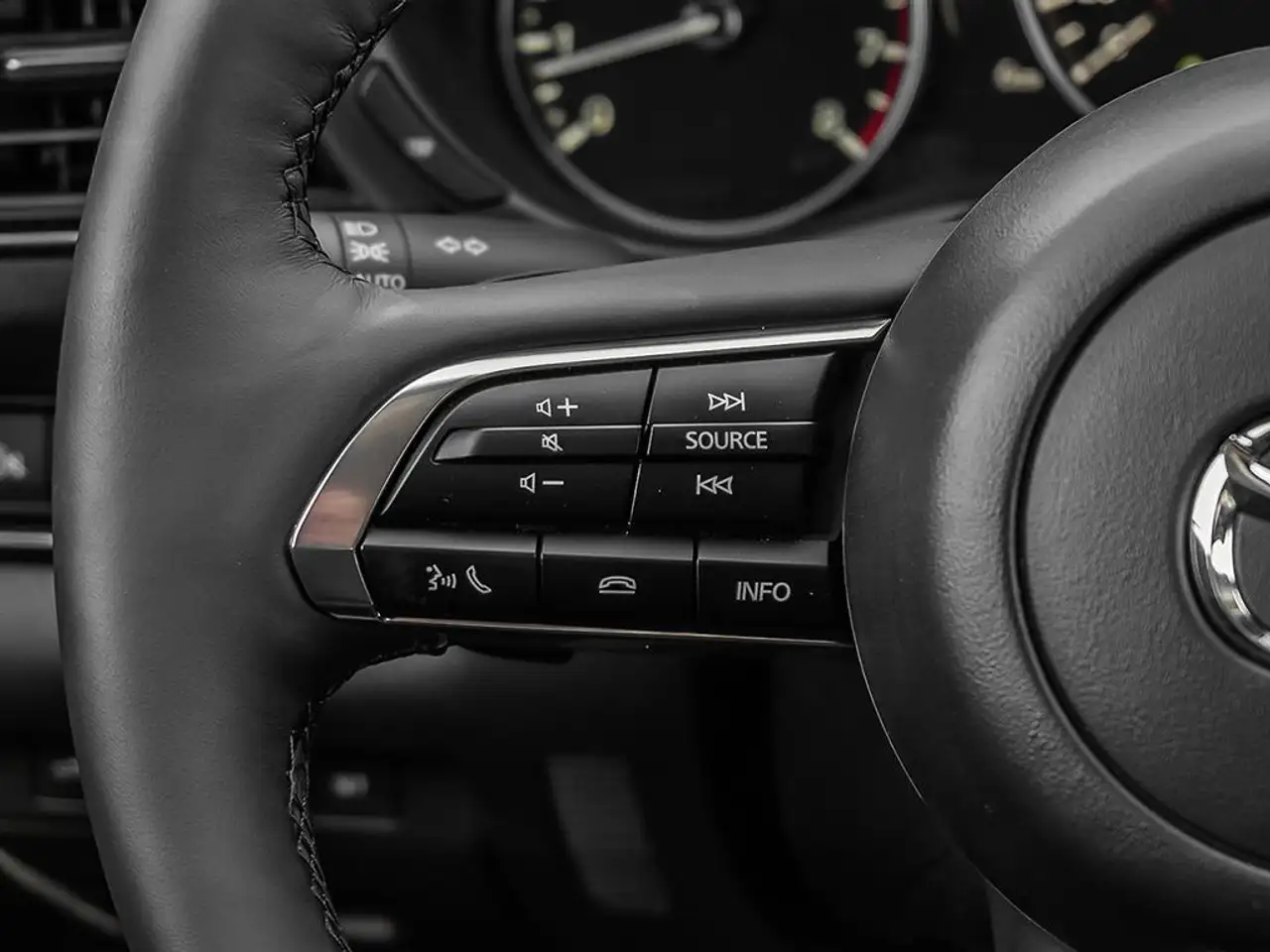 Mazda CX-30 photo Mazda CX-30