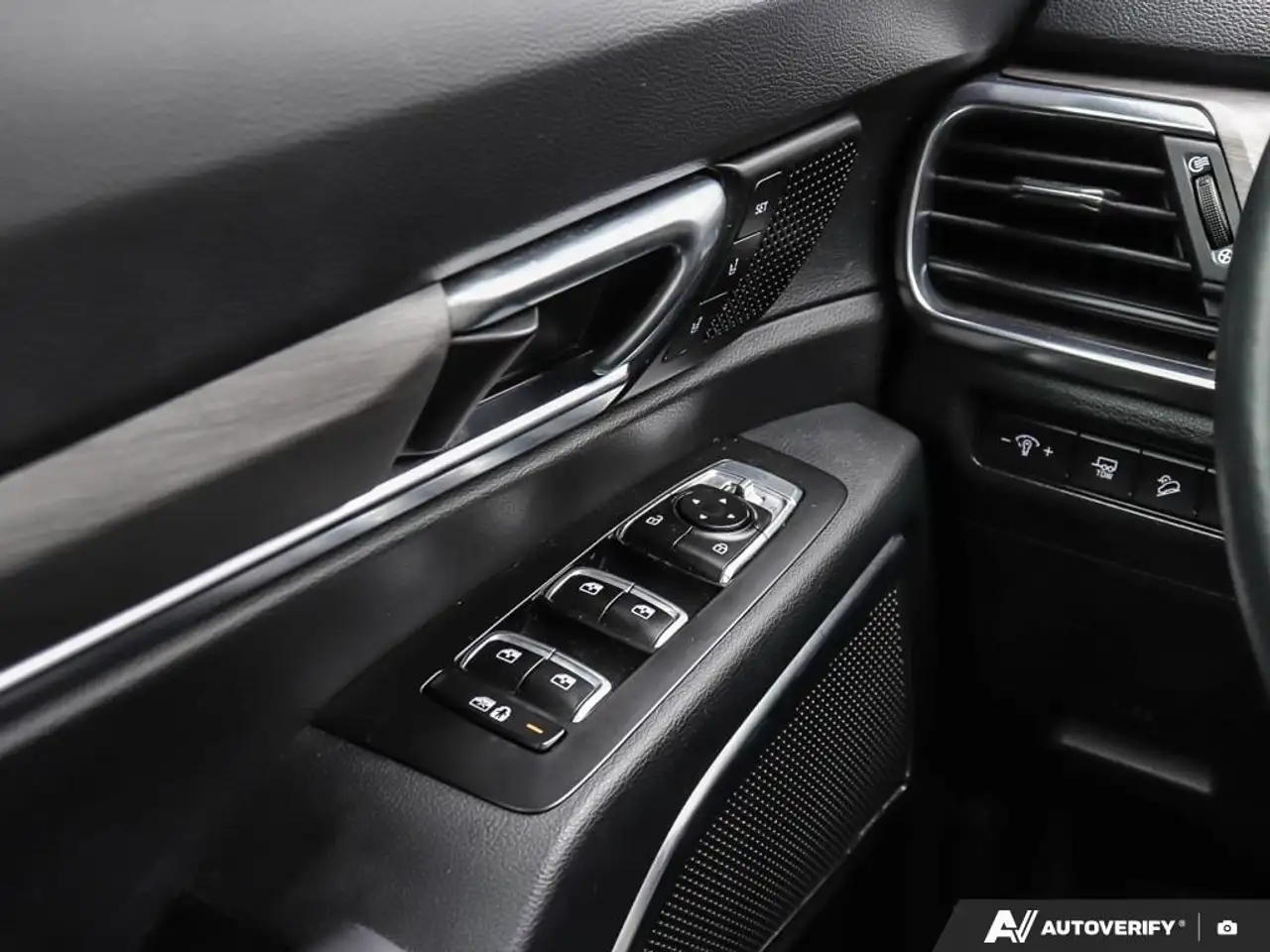 Kia Telluride снимка Kia Telluride