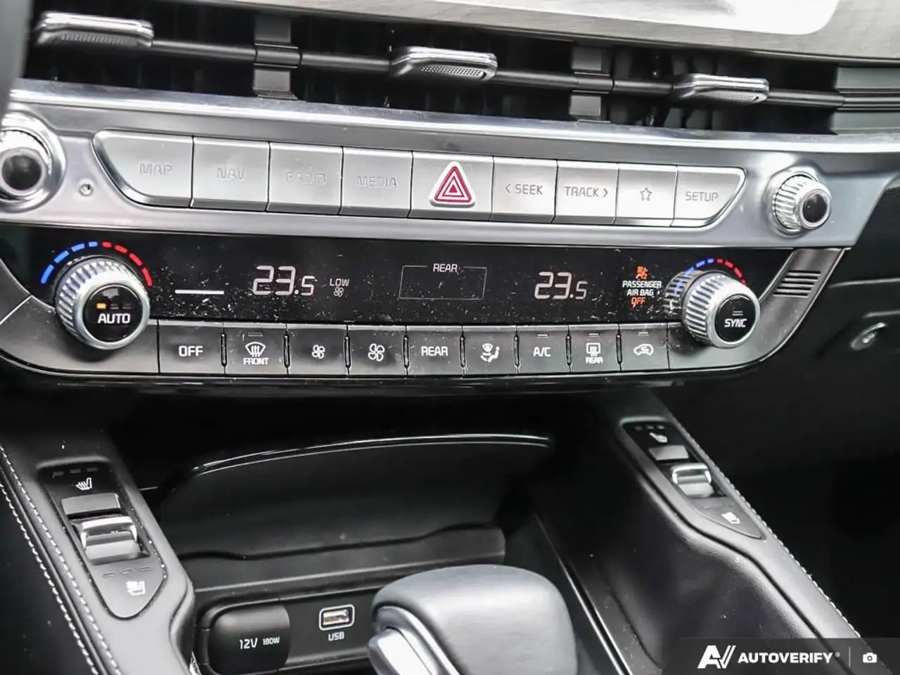 Kia Telluride снимка Kia Telluride