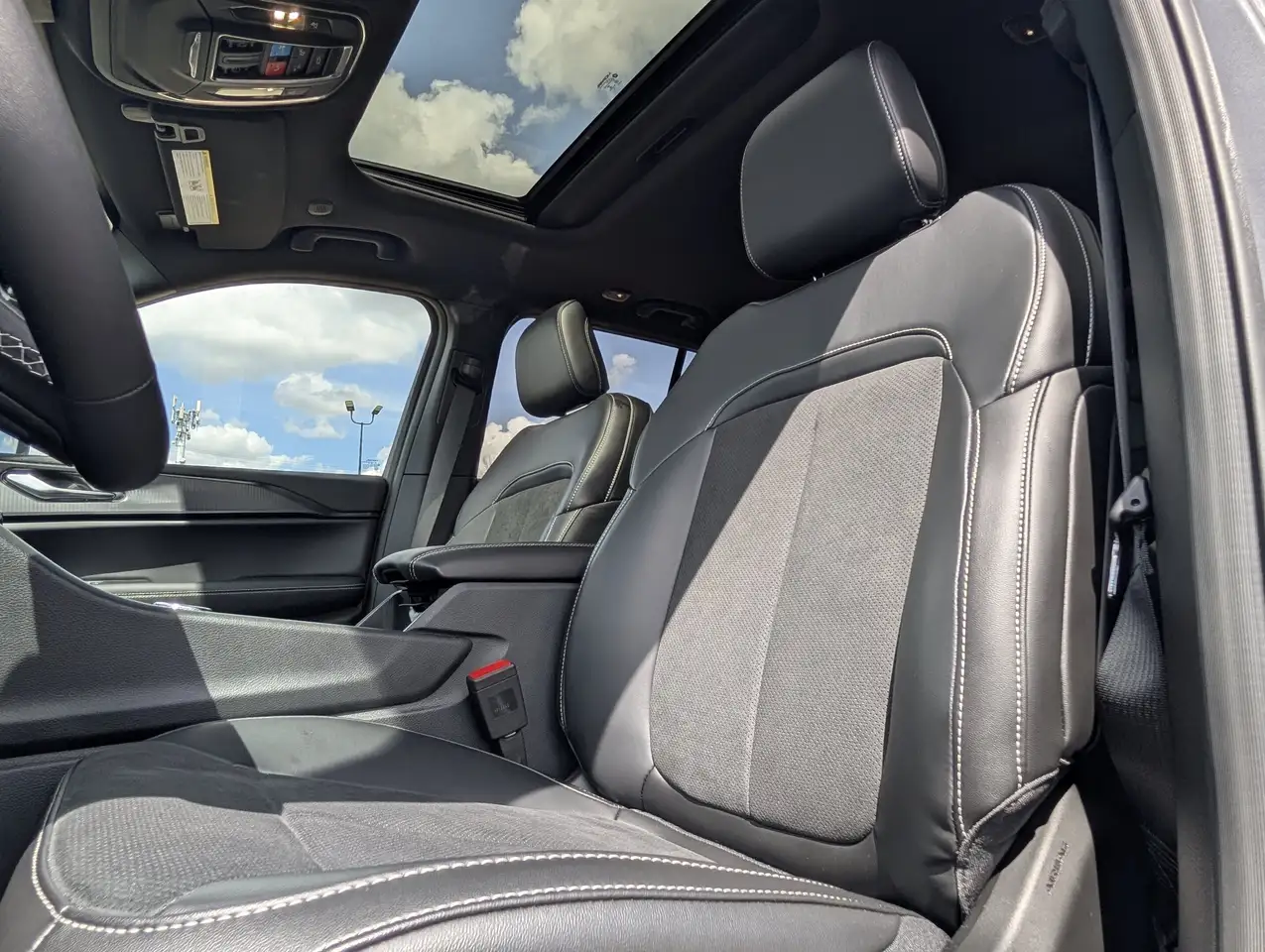 Jeep Grand Cherokee photo Jeep Grand Cherokee