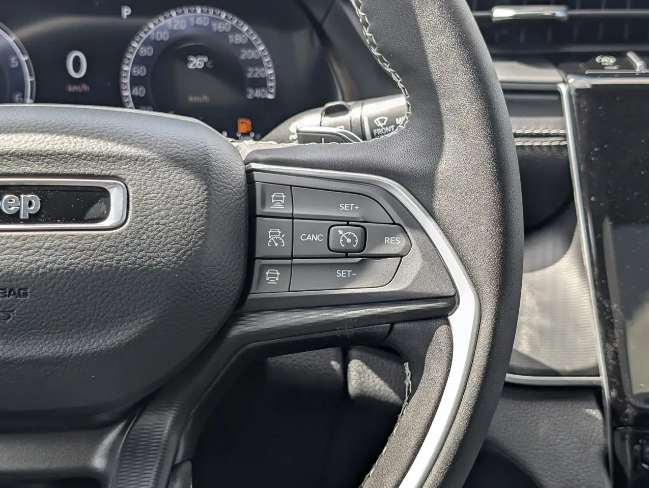 Jeep Grand Cherokee photo Jeep Grand Cherokee