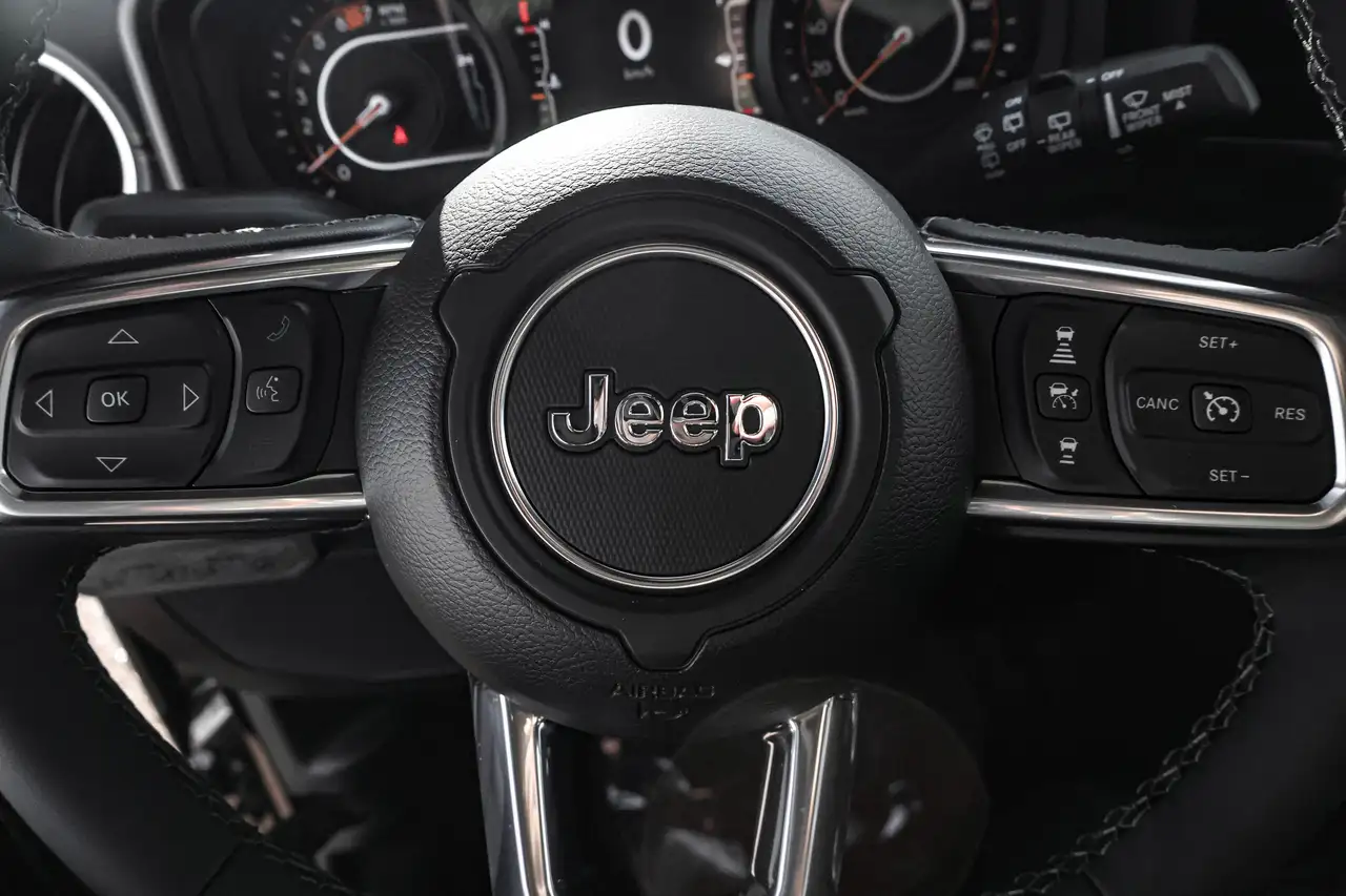 Jeep Wrangler снимка Jeep Wrangler