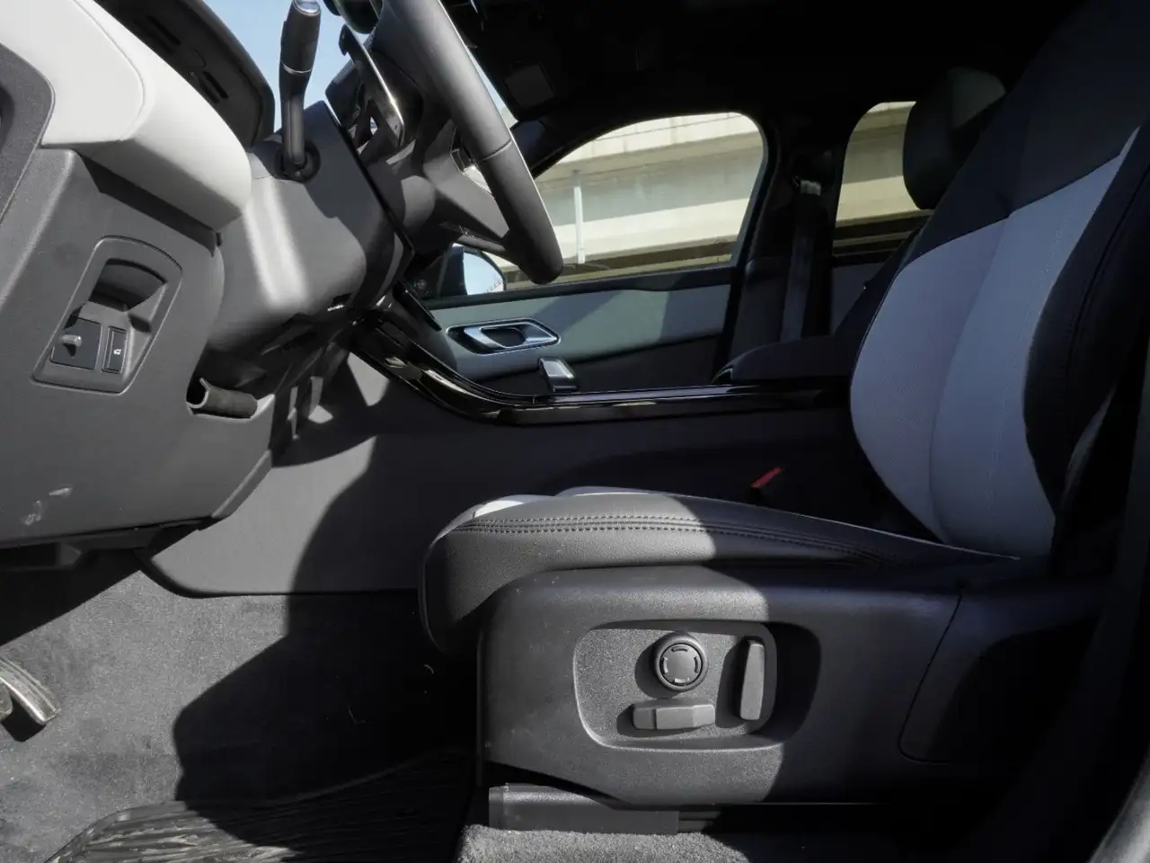 Land Rover Range Rover Velar снимка Land Rover Range Rover Velar