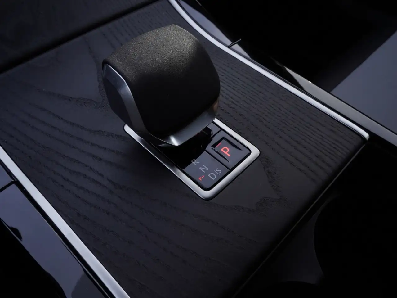 Land Rover Range Rover Velar снимка Land Rover Range Rover Velar