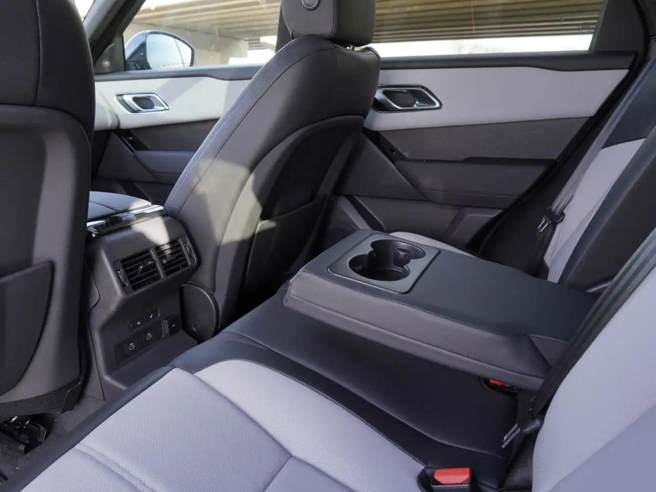 Land Rover Range Rover Velar снимка Land Rover Range Rover Velar