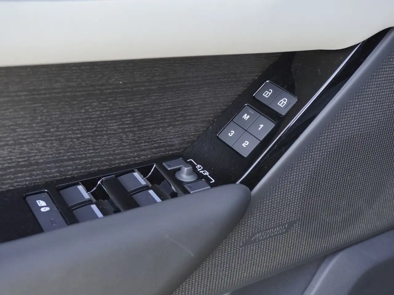Land Rover Range Rover Velar снимка Land Rover Range Rover Velar