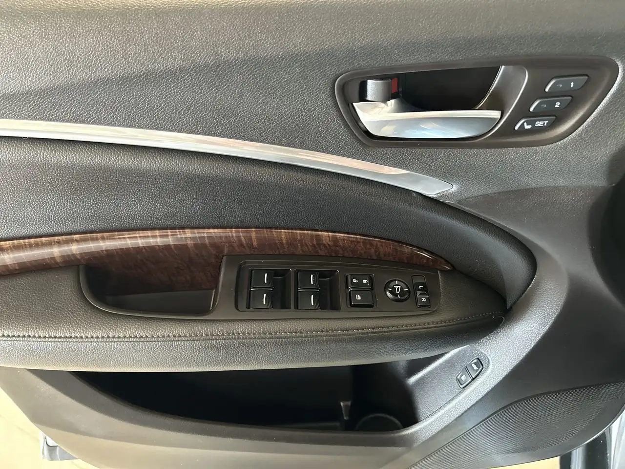 Acura MDX снимка Acura MDX