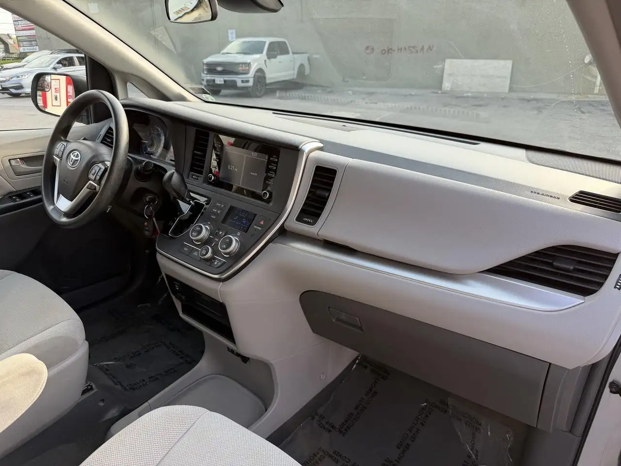Toyota Sienna снимка Toyota Sienna