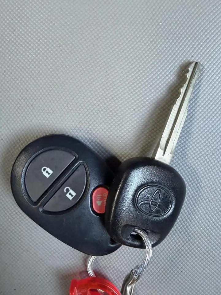 Toyota Sienna снимка Toyota Sienna