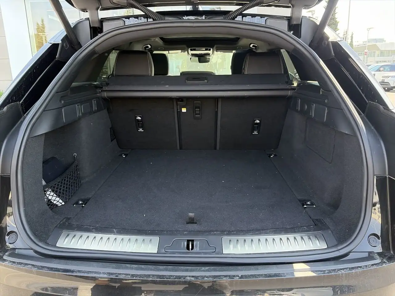 Land Rover Range Rover Velar photo Land Rover Range Rover Velar