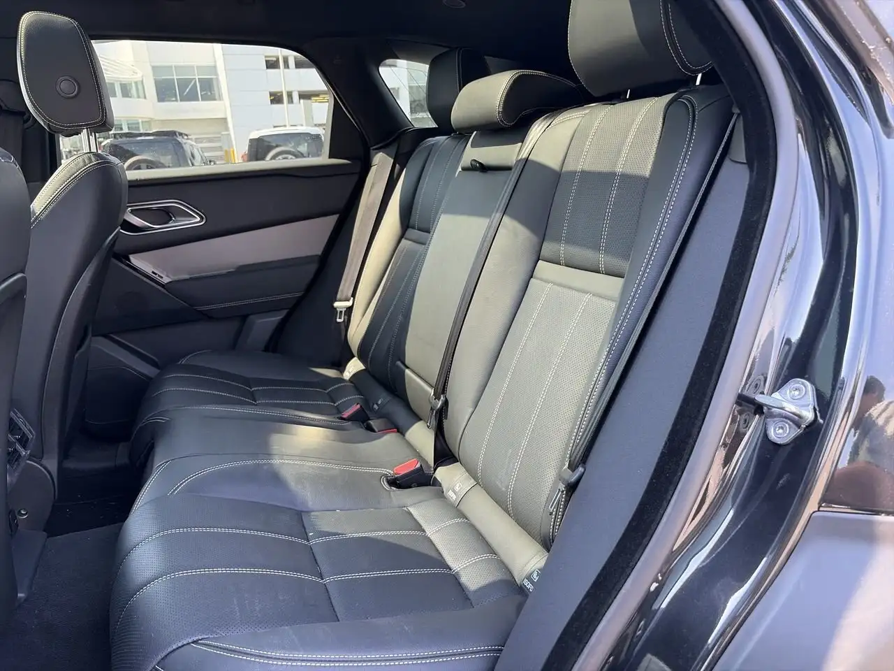 Land Rover Range Rover Velar photo Land Rover Range Rover Velar