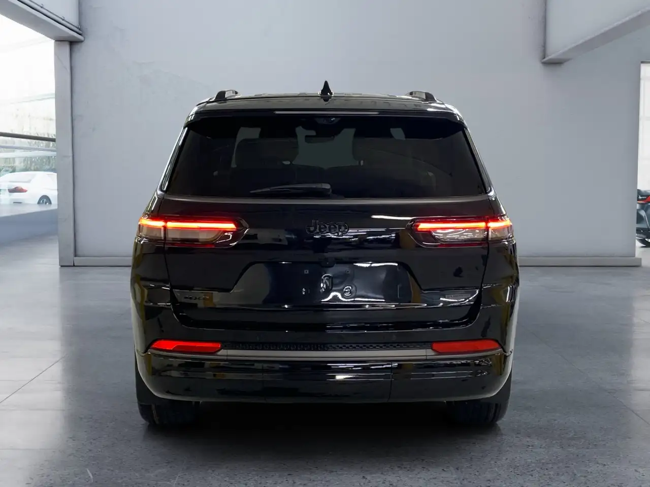 Jeep Grand Cherokee photo Jeep Grand Cherokee