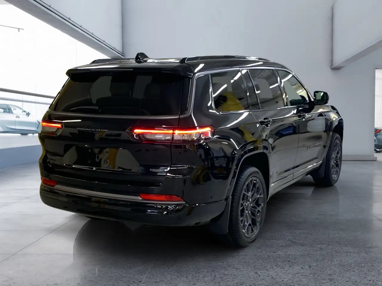 Jeep Grand Cherokee photo Jeep Grand Cherokee