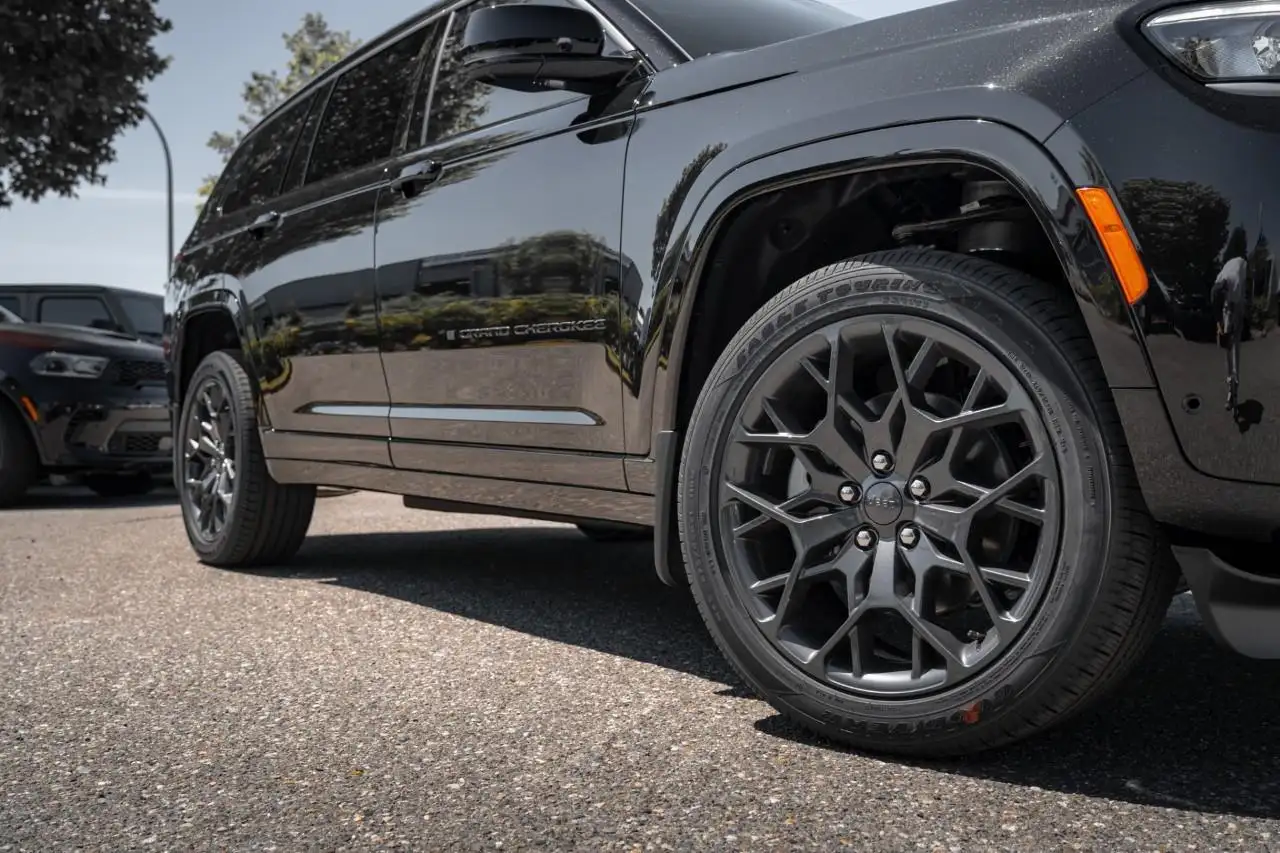 Jeep Grand Cherokee снимка Jeep Grand Cherokee