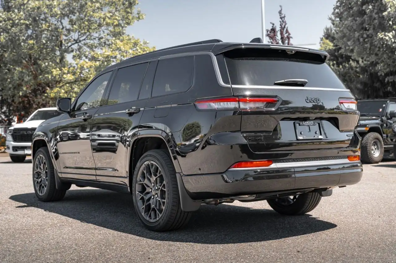 Jeep Grand Cherokee снимка Jeep Grand Cherokee