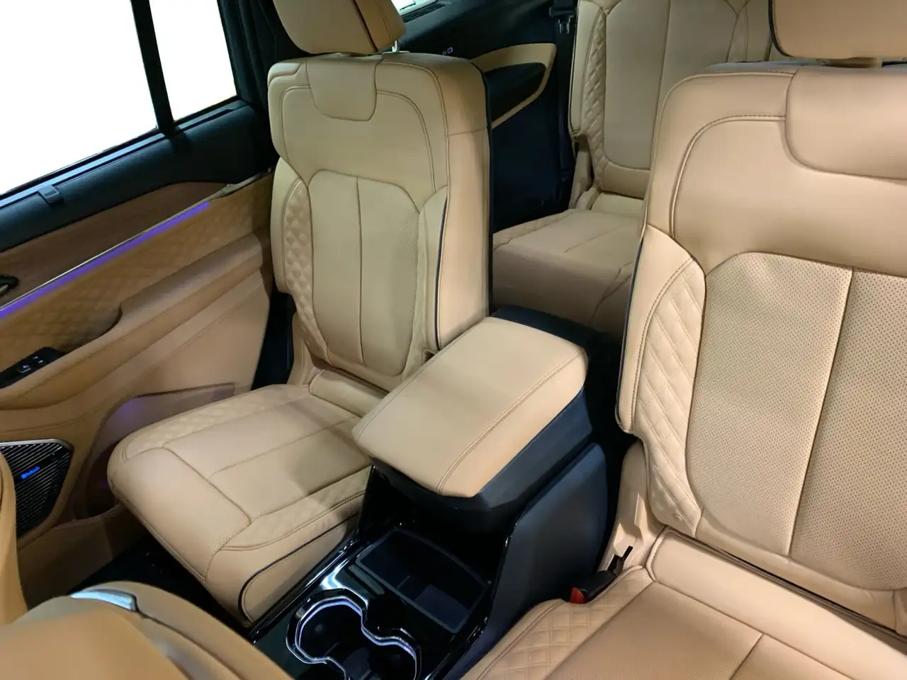 Jeep Grand Cherokee photo Jeep Grand Cherokee