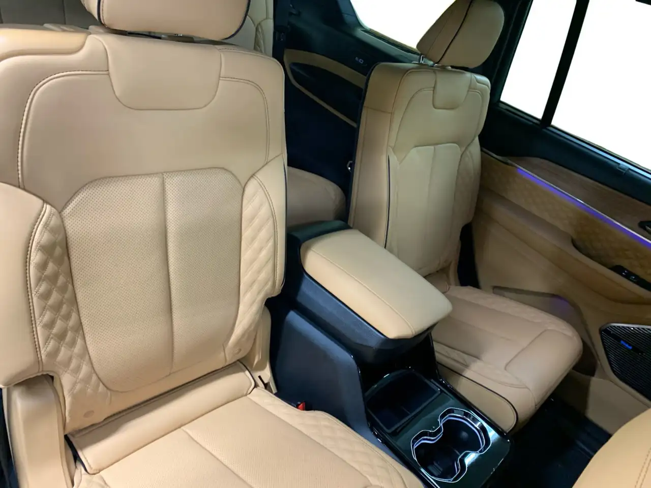 Jeep Grand Cherokee photo Jeep Grand Cherokee