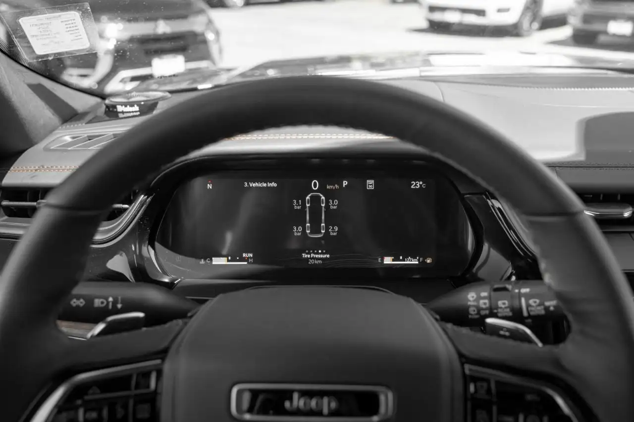 Jeep Grand Cherokee снимка Jeep Grand Cherokee