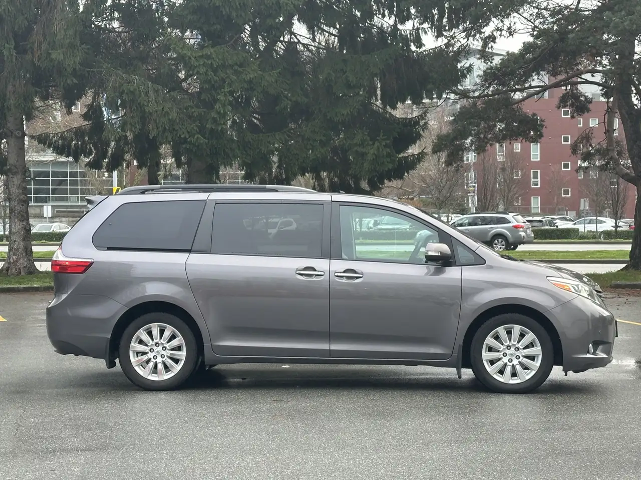 Toyota Sienna fotografie Toyota Sienna