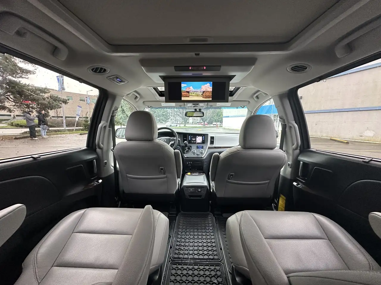 Toyota Sienna fotografie Toyota Sienna