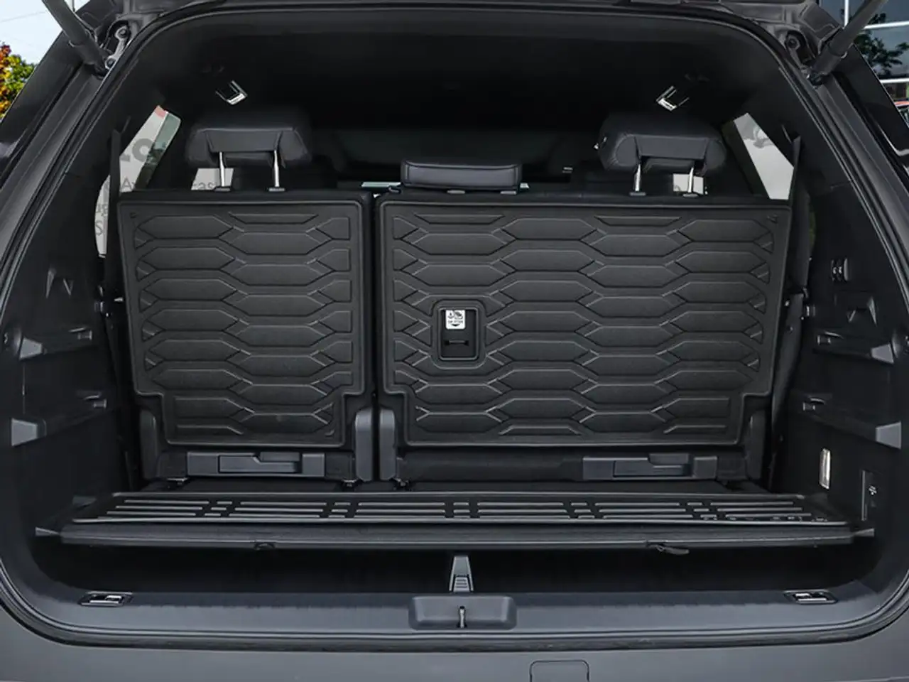 Toyota Sequoia снимка Toyota Sequoia