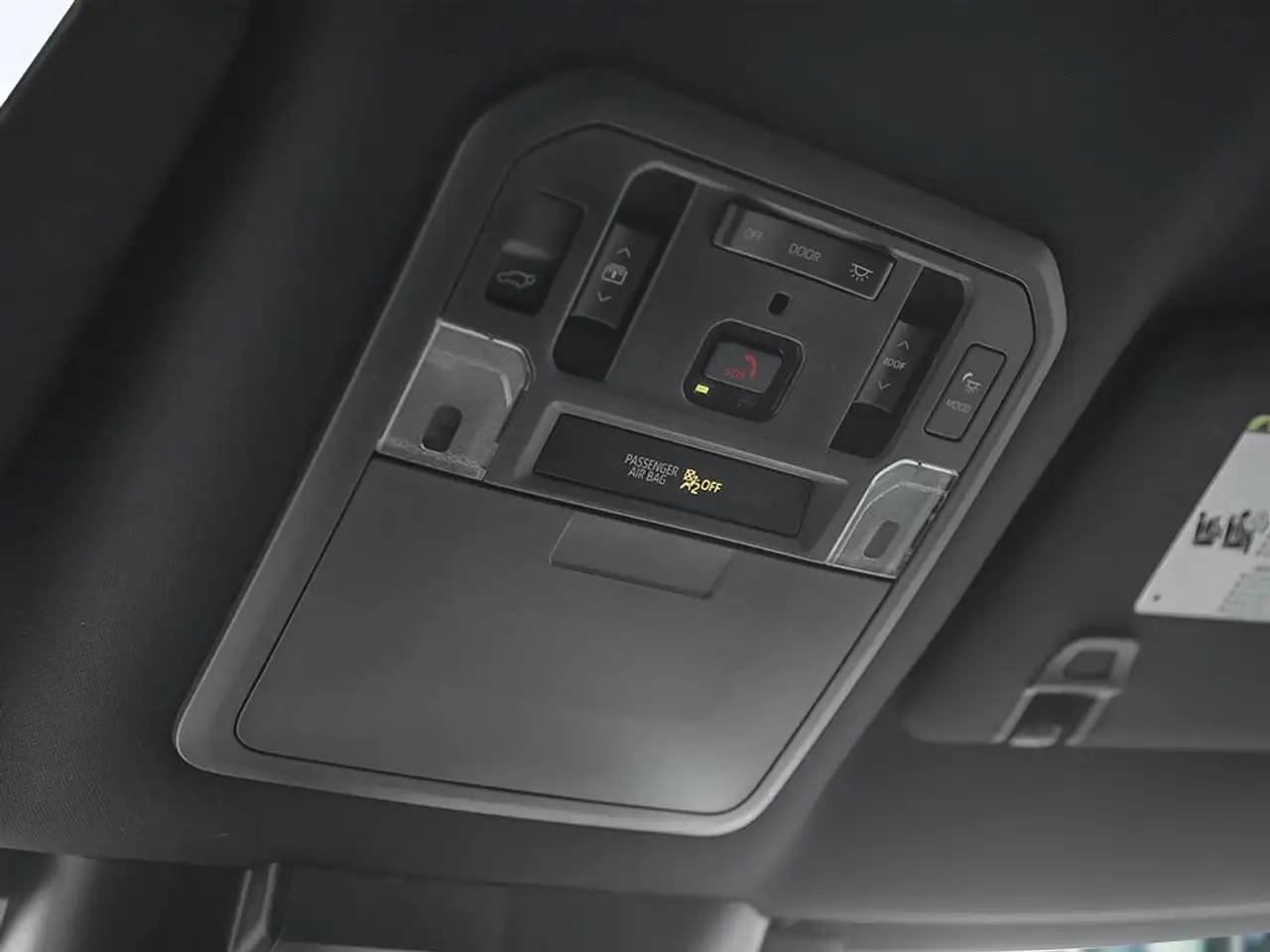 Toyota Sequoia снимка Toyota Sequoia