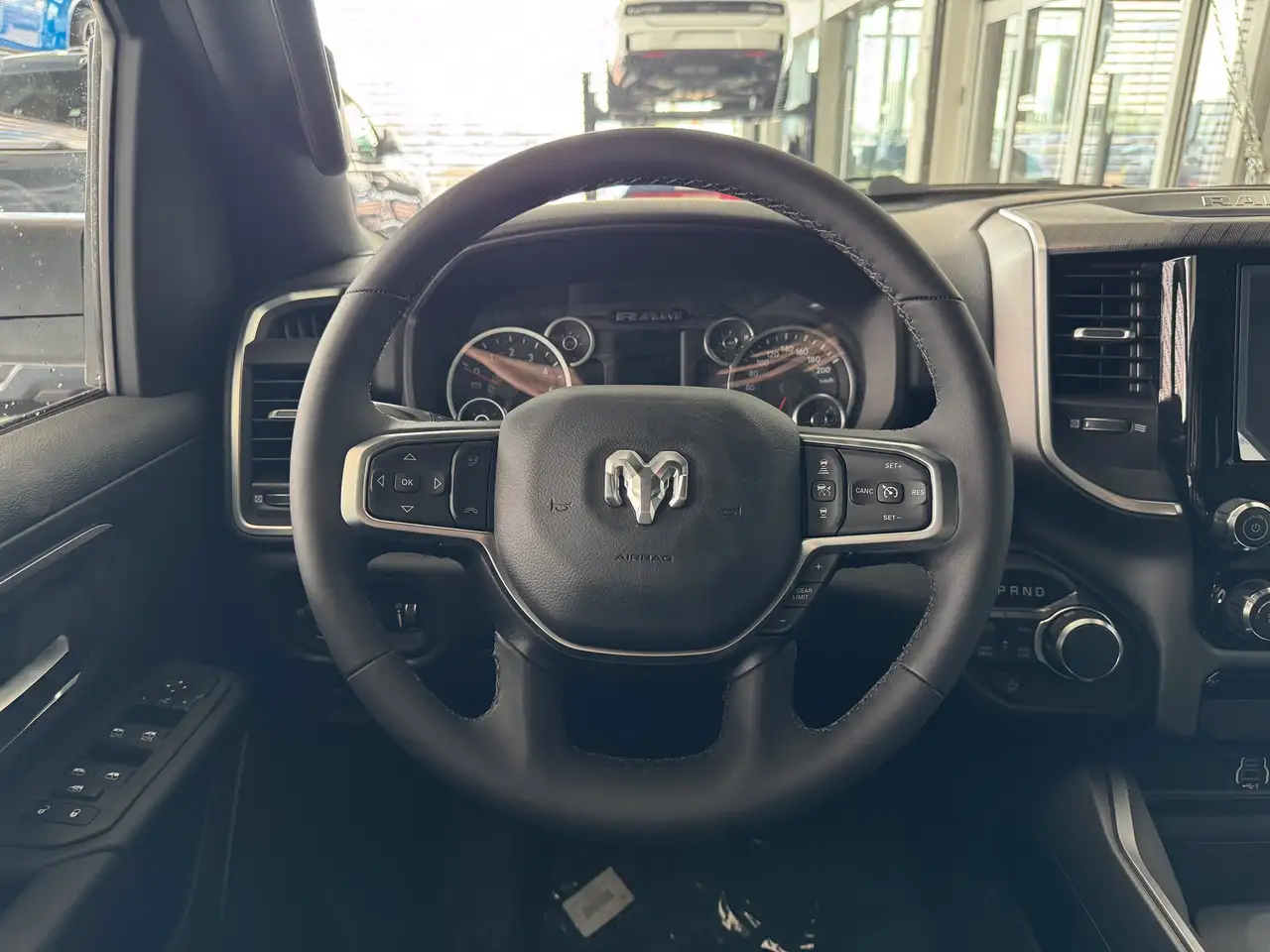 RAM 1500 снимка RAM 1500