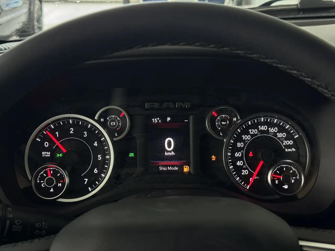RAM 1500 снимка RAM 1500
