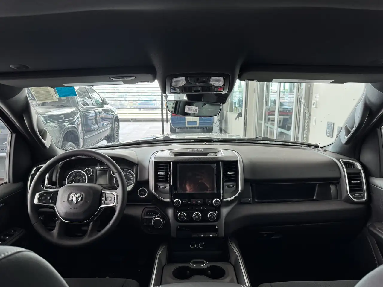 RAM 1500 снимка RAM 1500