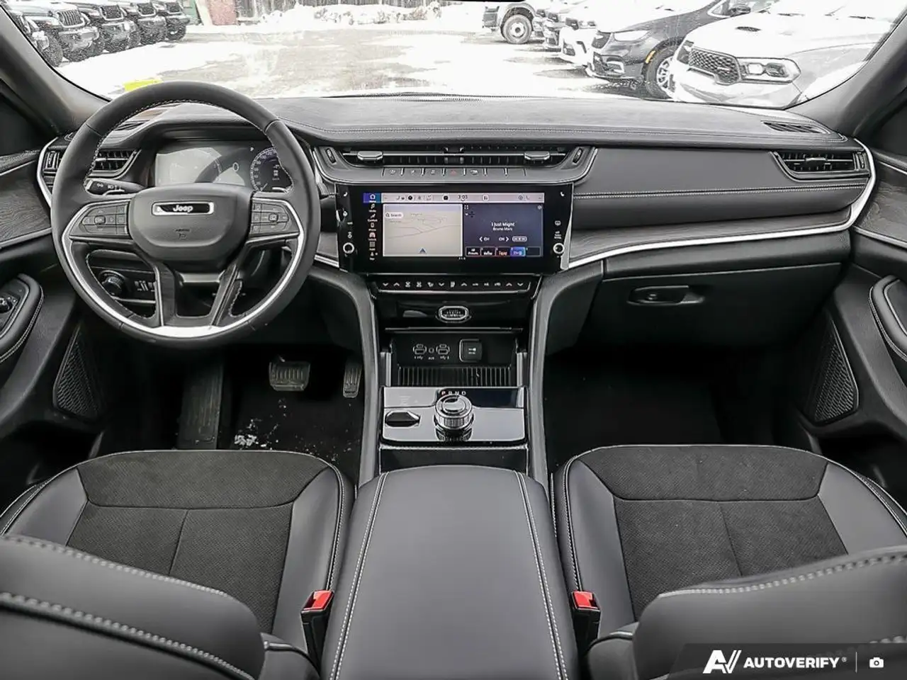Jeep Grand Cherokee снимка Jeep Grand Cherokee